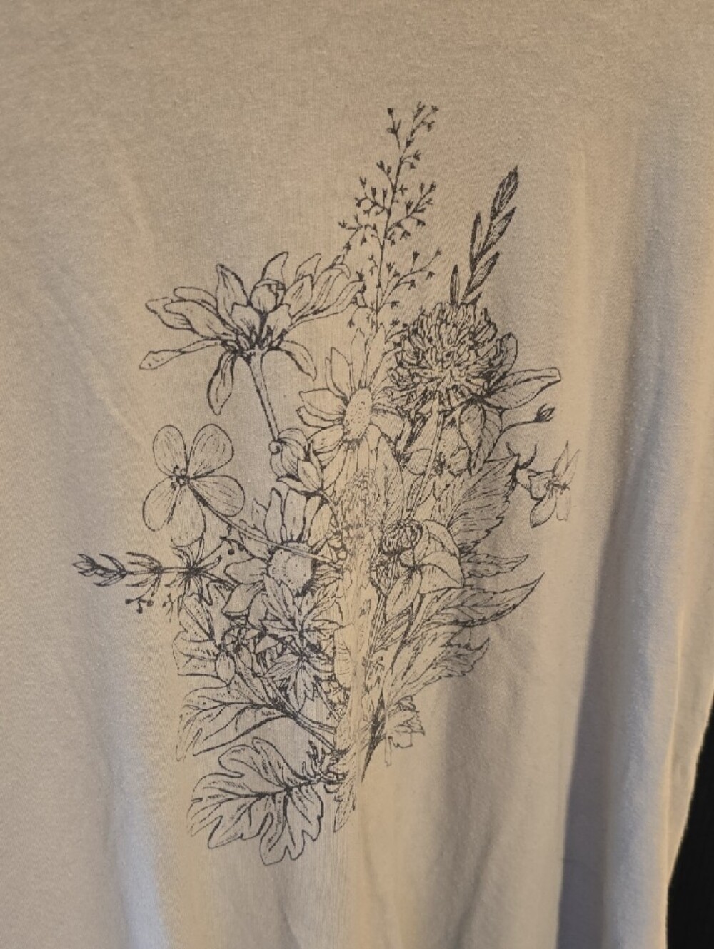 Women’s Floral Graphic Tee - Light Green